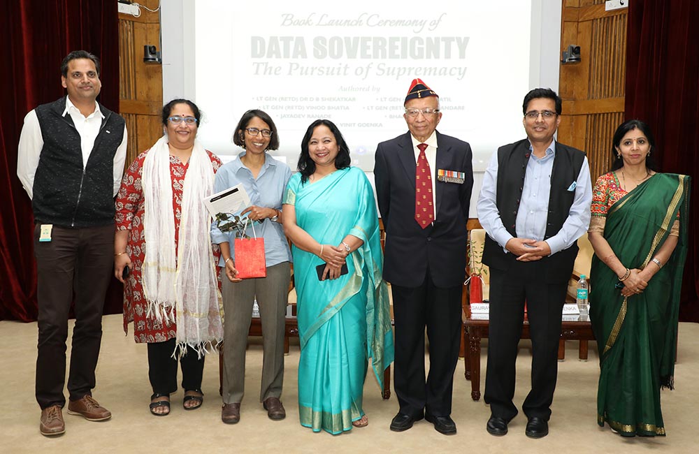 Dignitaries at the book launch ceremony. 