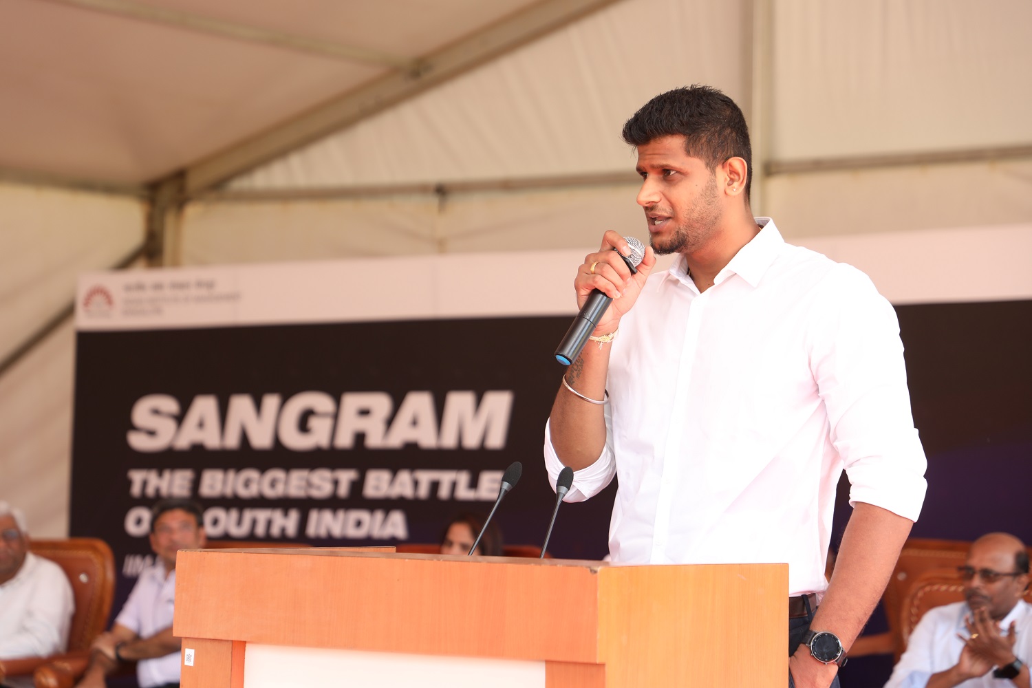 Mr Arvind Arumugam, Gold Medallist – Team India, Basketball, addresses participants at Sangram 2022.