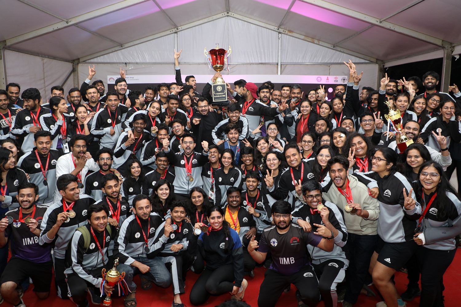 IIM Bangalore participants with the Championship Trophy of Sangram 2022.